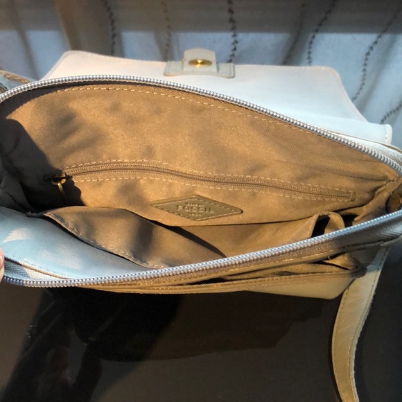 NWOT. Fossil Crossbody Blue - Picture 4 of 9